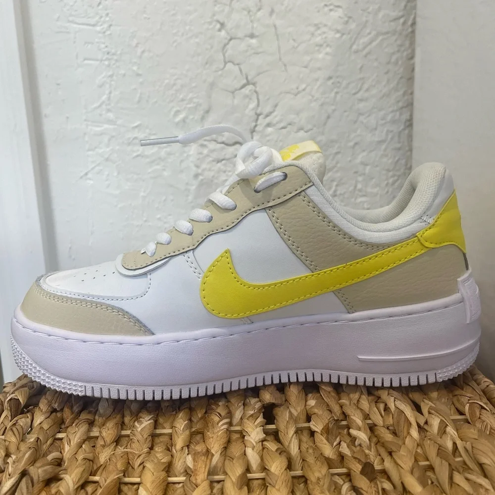 Nike Air Force 1 - Picture 3 of 10